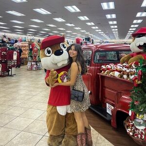 Meet your Posher, Isabela